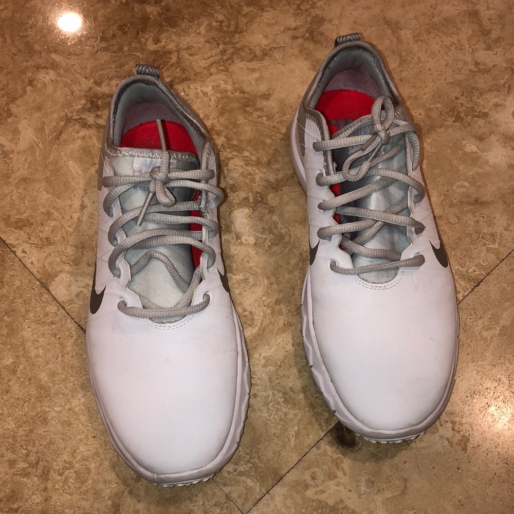 White nike sneakers